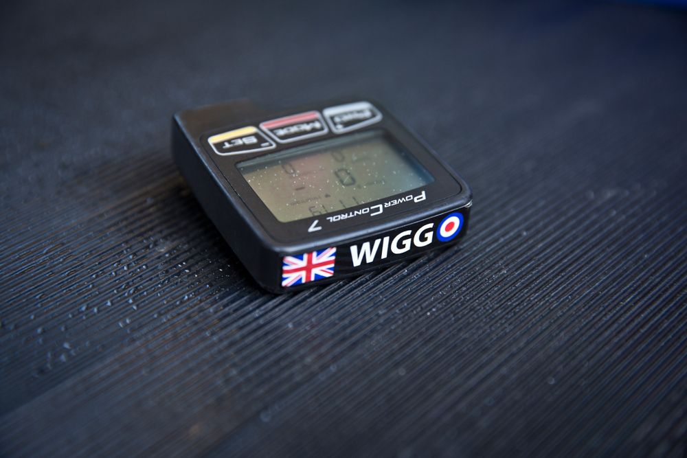 Bradley Wiggins waves goodbye to Team Sky
