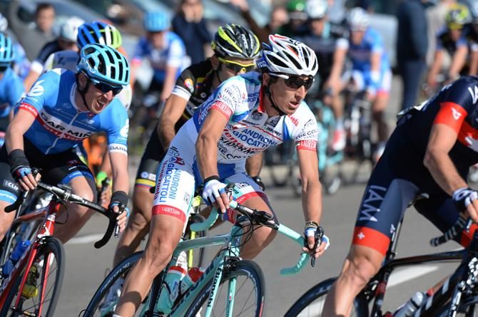 Franco Pellizotti (Androni Giocattoli) sits in the bunch at De Brabantse Pijl