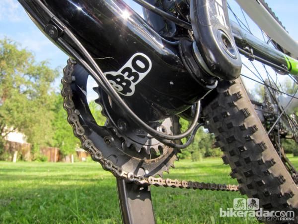 The underside of the down tube is decorated with a giant 'BB30' decal but it'd be more accurate to say it's a PF30 system with the press-fit bearing cups.
