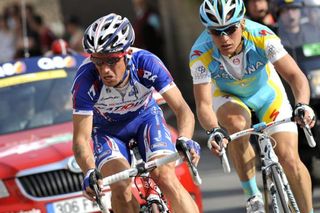 Alexandr Kolobnev (Katusha) and Alexandre Vinokourov (Astana) speed to the finish in Ans.