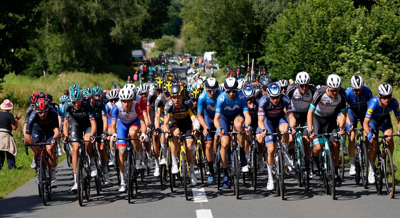 Tour de France peloton