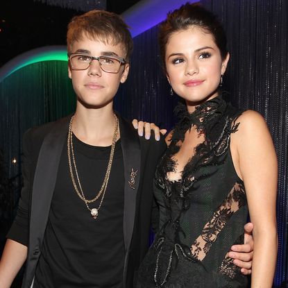 Justin Bieber and Selena Gomez arrive at the 2011 MTV Video Music Awards at Nokia Theatre L.A. LIVE on August 28, 2011 in Los Angeles, California.