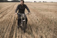  David Beckham in motorcycle