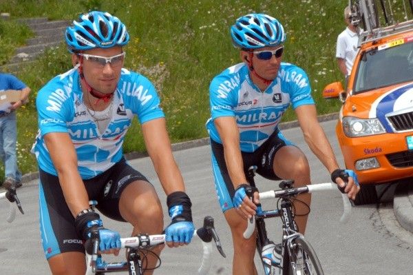 Bj&ouml;rn Schr&ouml;der (Milram), l, prior to Tour de Suisse stage three.
