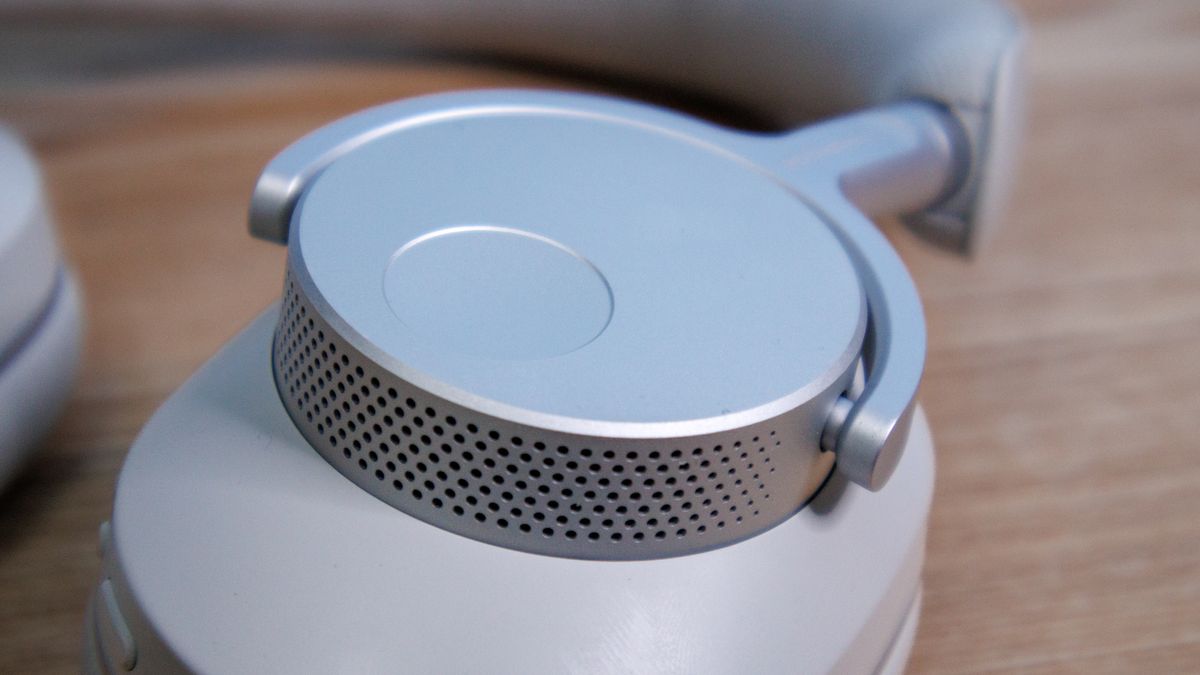 The earpad fittings on the Cambridge Audio Melomania P100 SE headphones.
