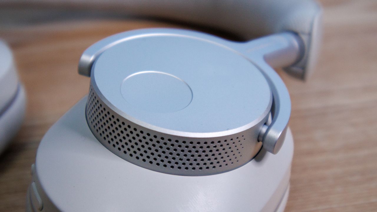 The earpad fittings on the Cambridge Audio Melomania P100 SE headphones.