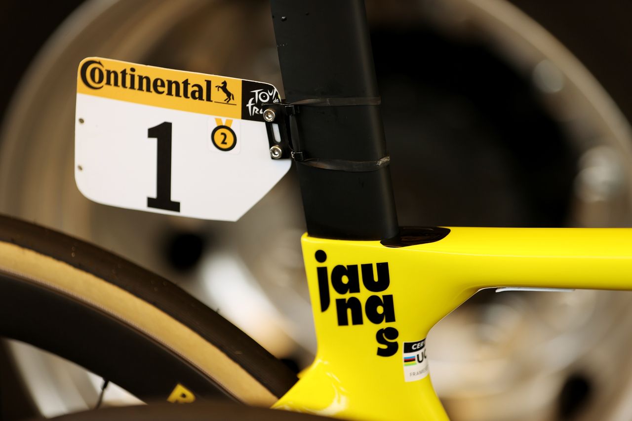 Jonas Vingegaard's winning yellow bike tour de france close up