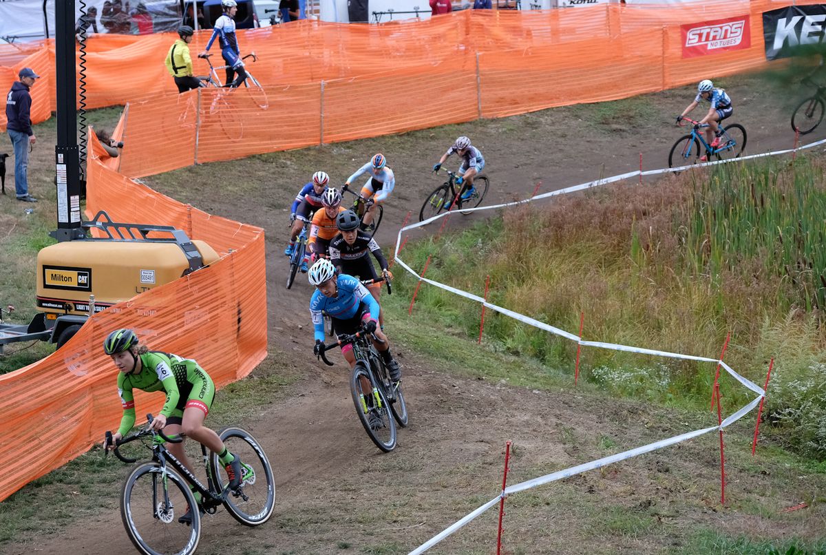 Emma White (Cannondale) leading early in the race with Compton riding eighth