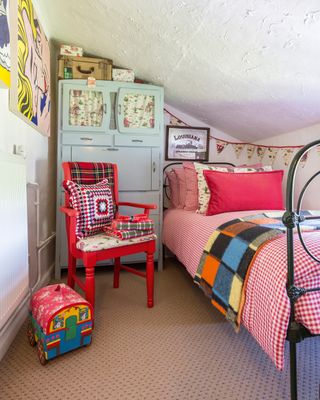 vintage cottage bedroom