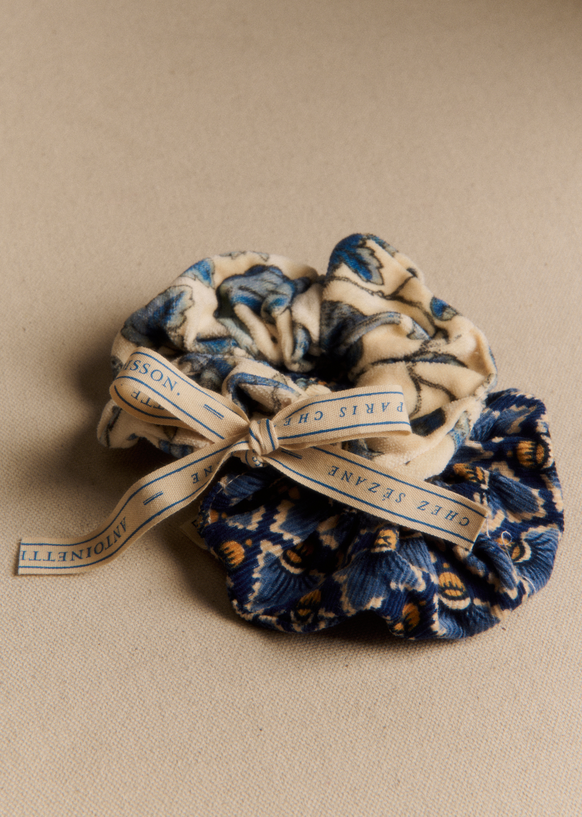 S&amp;eacute;zane x Antoinette Poisson, Scrunchie Set