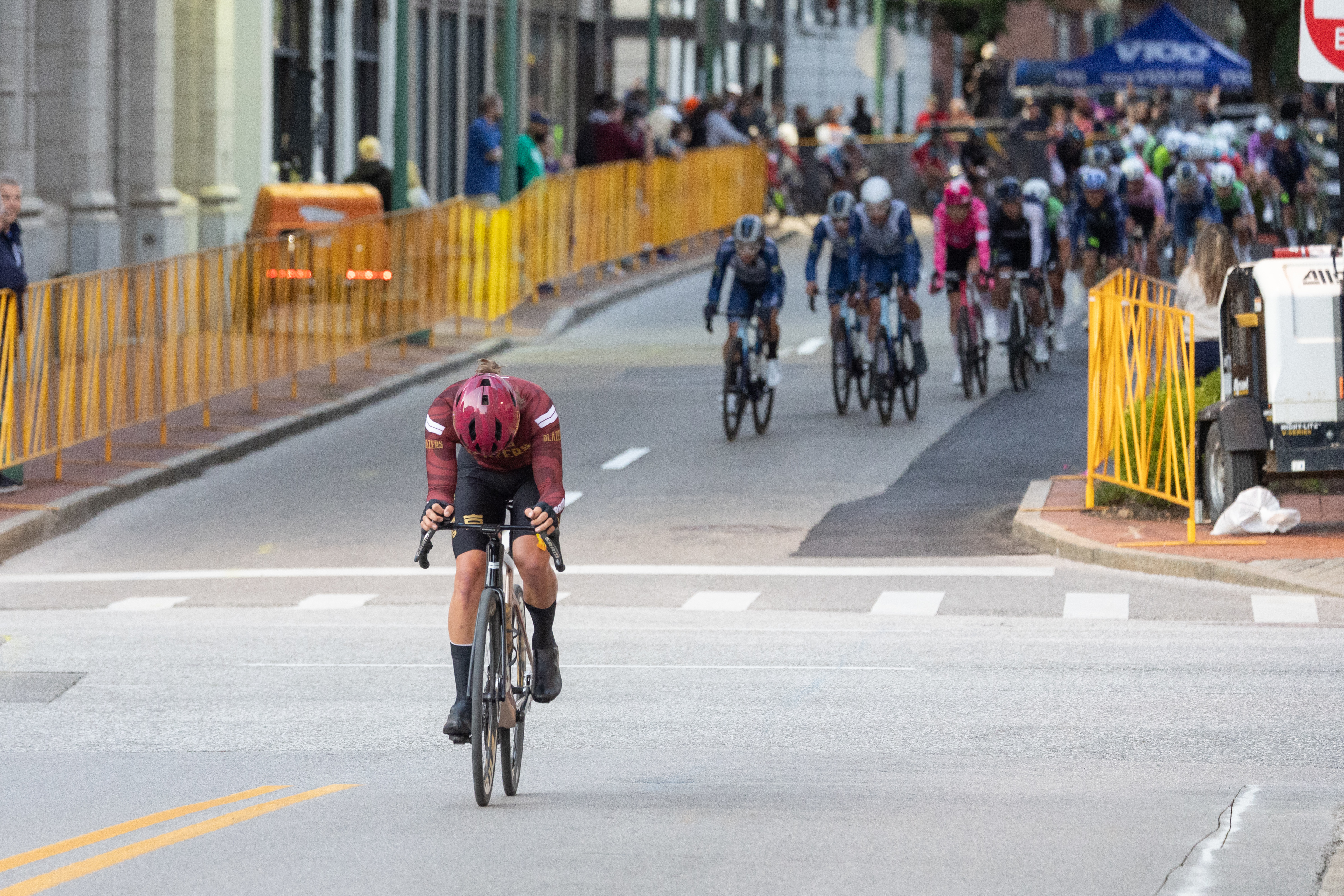 The race started out similiar to last year in the men's Elite critierium, with Project Echelon grabbing hold of the front. The ending was much different with any number of teams attacking at any point in time, making the racing chaotic and very fast.