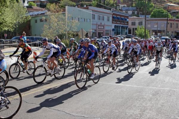 Riders head out for the final stage of the Vuelta de Bisbee.
