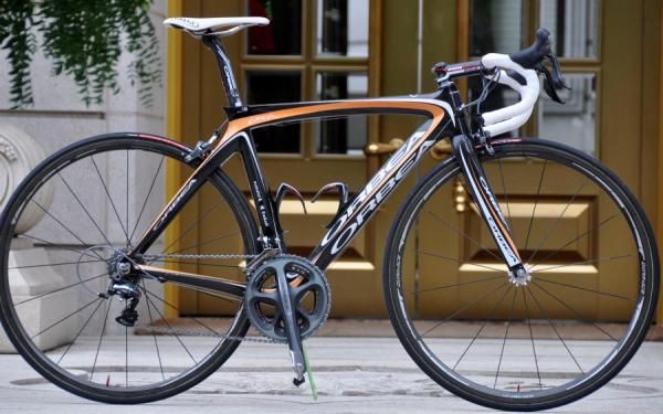 The bike Amets Txurruka is selling, the proceeds of which will be donated to victims of Typhoon Megi.
