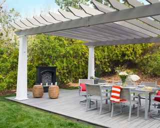 composite decking from trex with pergola