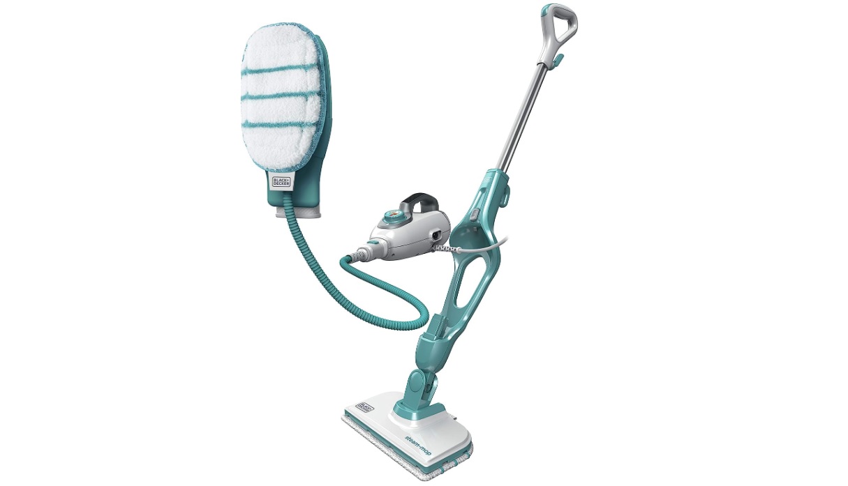En vit och ljusblå Black & Decker FSMH1351 visas upp mot en vit bakgrund.