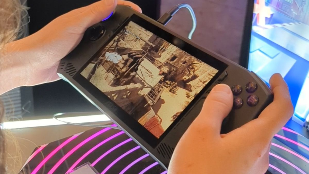 MSI Claw vs Asus ROG Ally Which handheld gaming console is number one