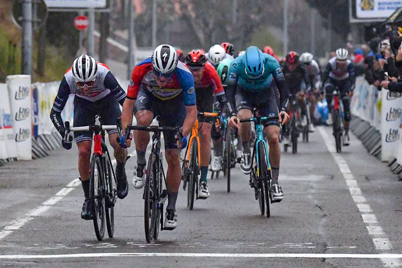 Tour de la Provence 2021 - 6th Edition - 2nd stage Cassis - Manosque 174,7 km - 12/02/2021 - Davide Ballerini (ITA - Deceuninck - Quick-Step) - Giulio Ciccone (ITA - Trek - Segafredo) - photo William Cannarella CV/BettiniPhoto&Acirc;&copy;2021