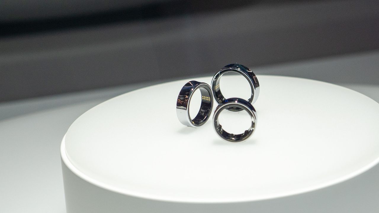 Eyes on with the Motorola Galaxy Ring at MWC 2024