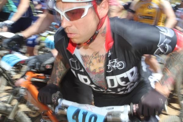 Single-speed racer Brue Syvertsen of San Francisco gets underway.