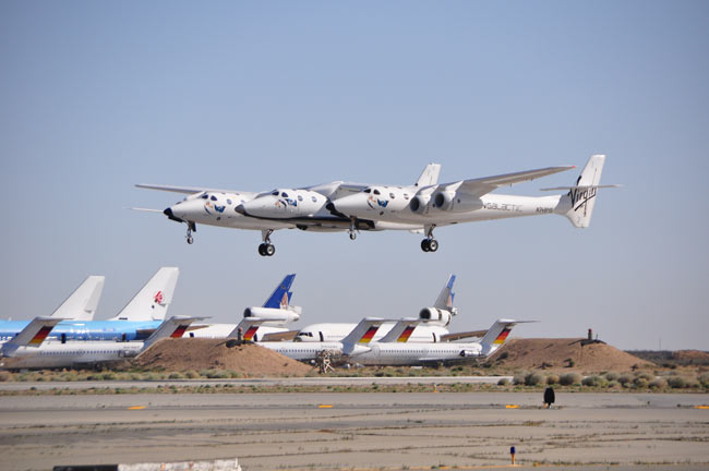 Virgin Galactic Flies Passenger Spaceship and Mothership for First Time