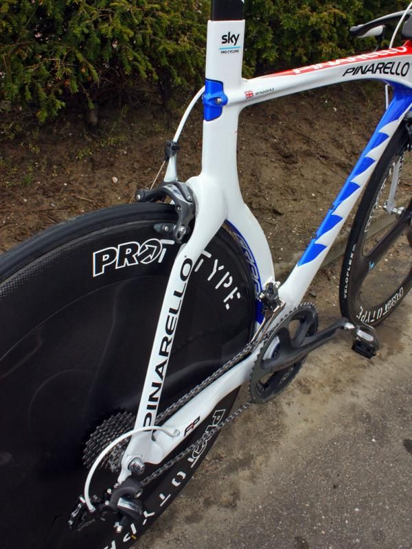 The curvy seat stays are deep but narrow.