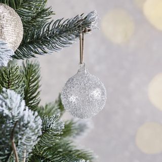 The White company Glistening Glass Bauble – 6cm