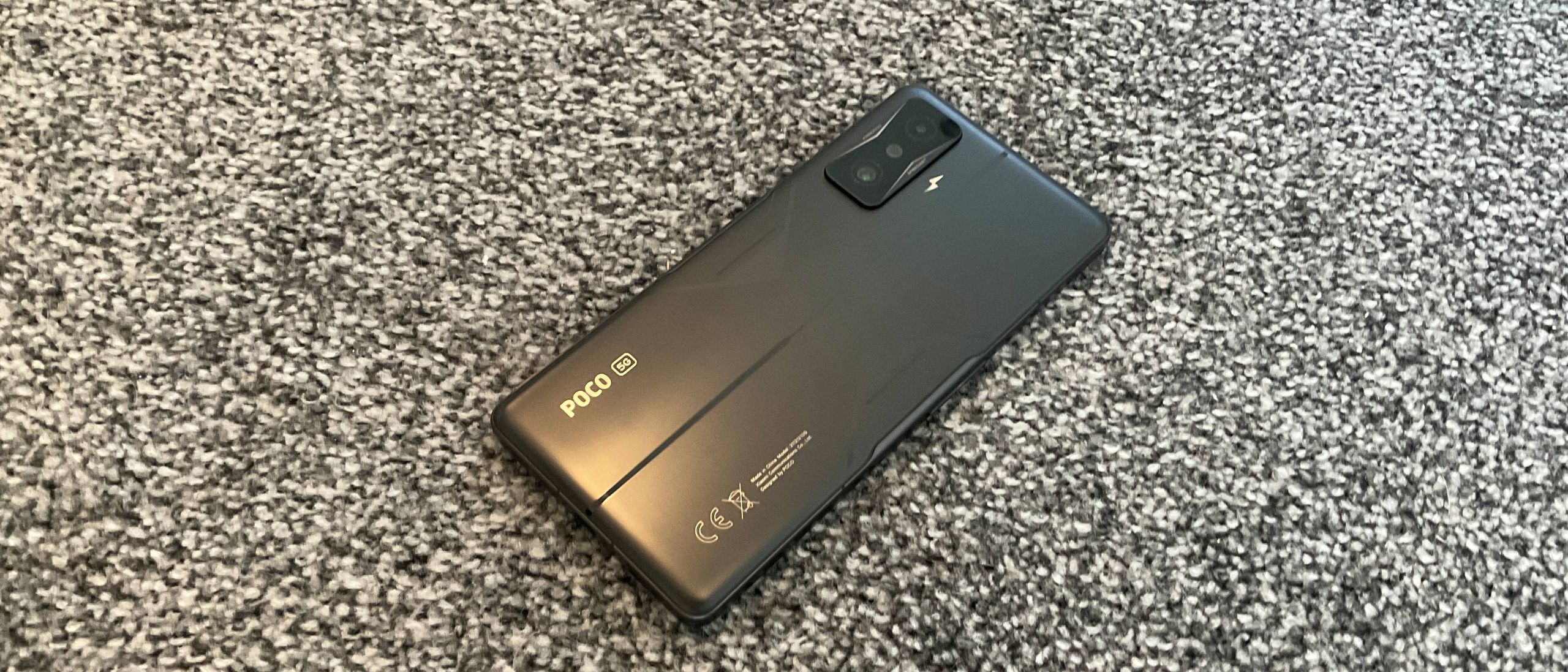Poco F4 GT 12G 256GB 120W充電器付き シルバー POCO F4 GT｜価格比較・最新情報 - 価格.com