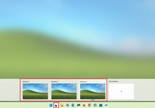 Windows 11 navigate desktops