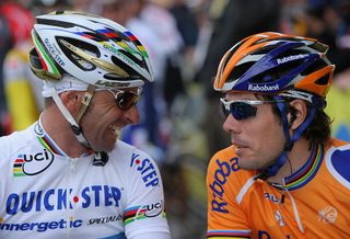 QuickStep-Innergetic's Paolo Bettini chats with former world champion Oscar Freire (Rabobank) ahead of stage 1 of the 2008 Tour of California