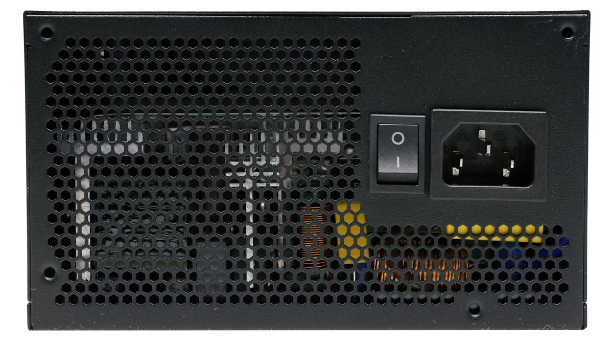 Gigabyte UD750GM