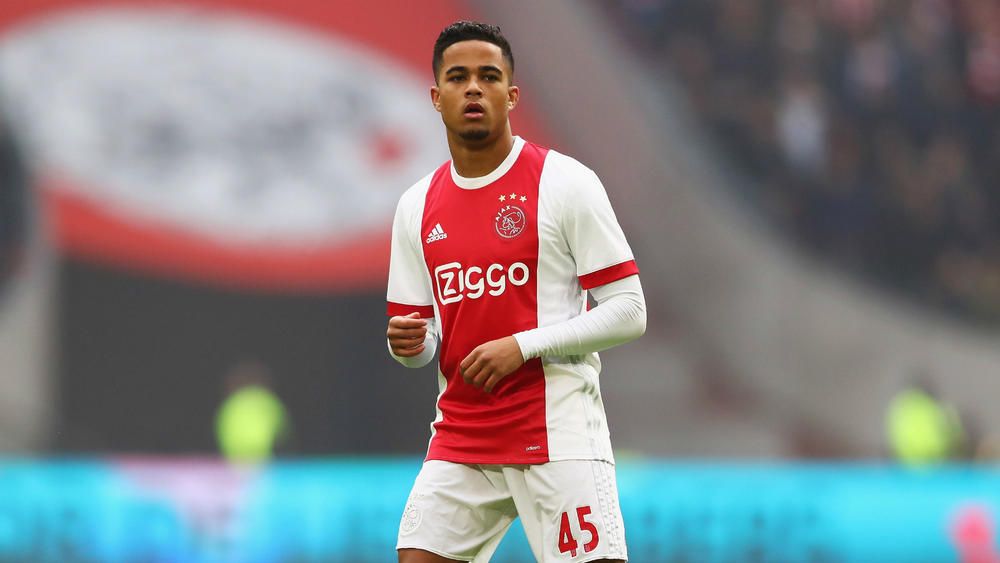 Kluivert preparing for Ajax exit after contract feud | FourFourTwo