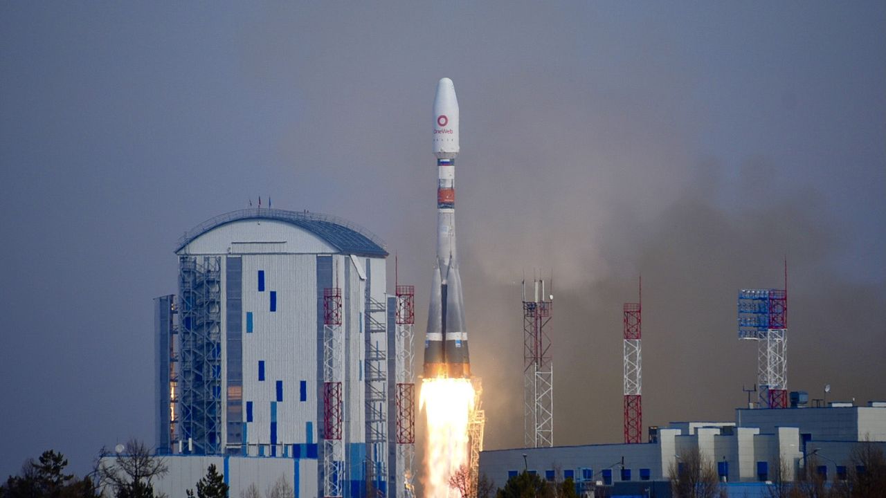 An Arianespace Soyuz rocket launches 36 OneWeb satellites to orbit on March 24, 2021.