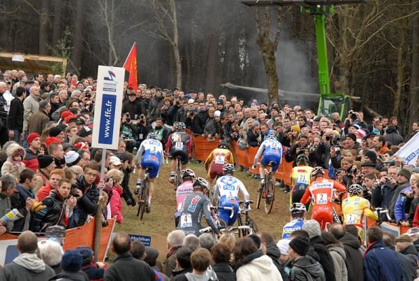 The crowds came out to watch French 'cross nats in Quelneuc
