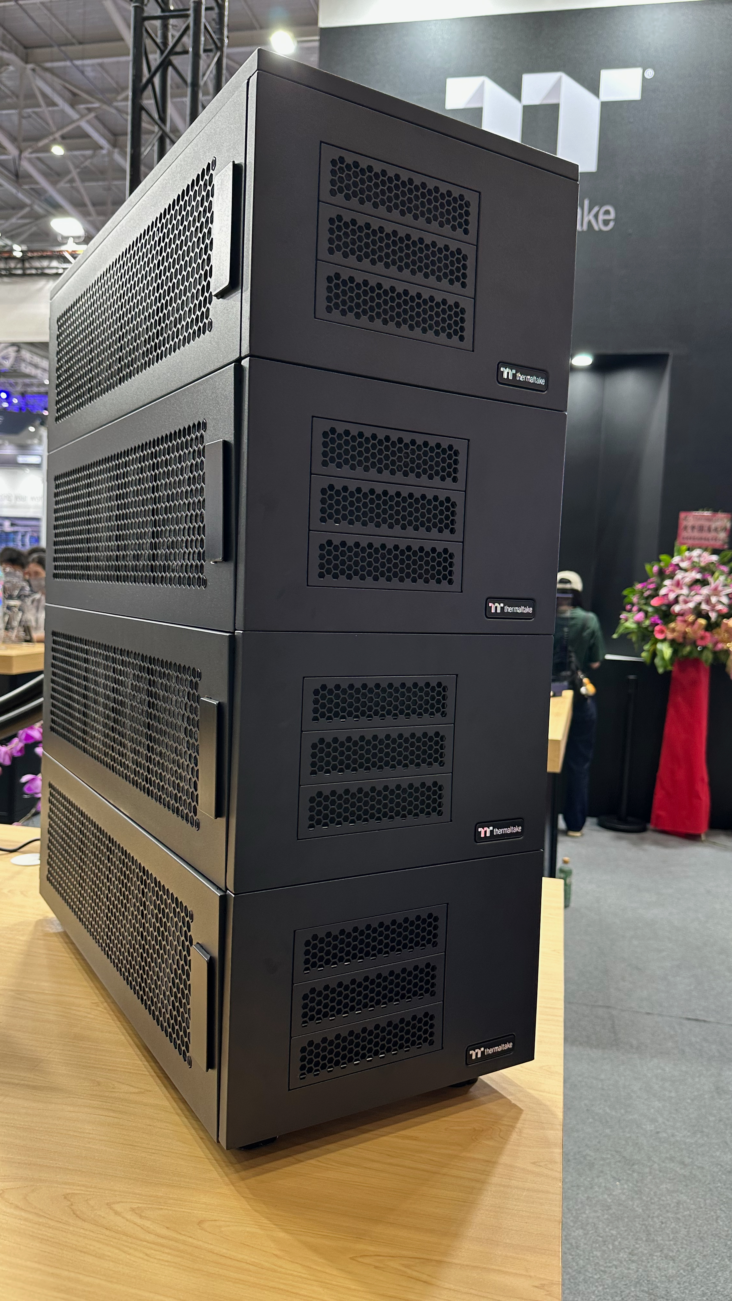 Thermaltake's IX700