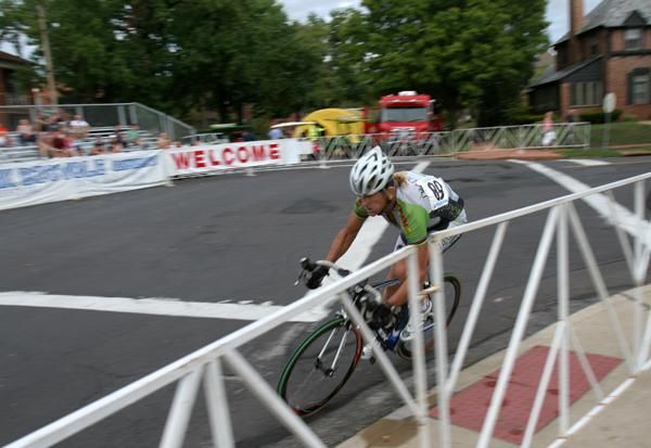 Steve Tilford leads the pack