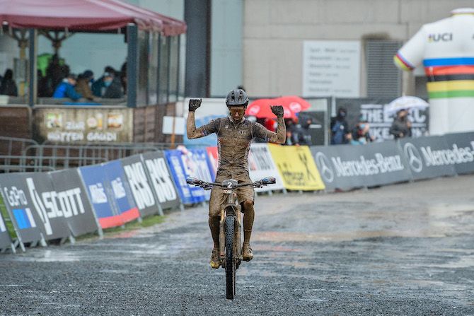 Jerome Gilloux (France) takes second place