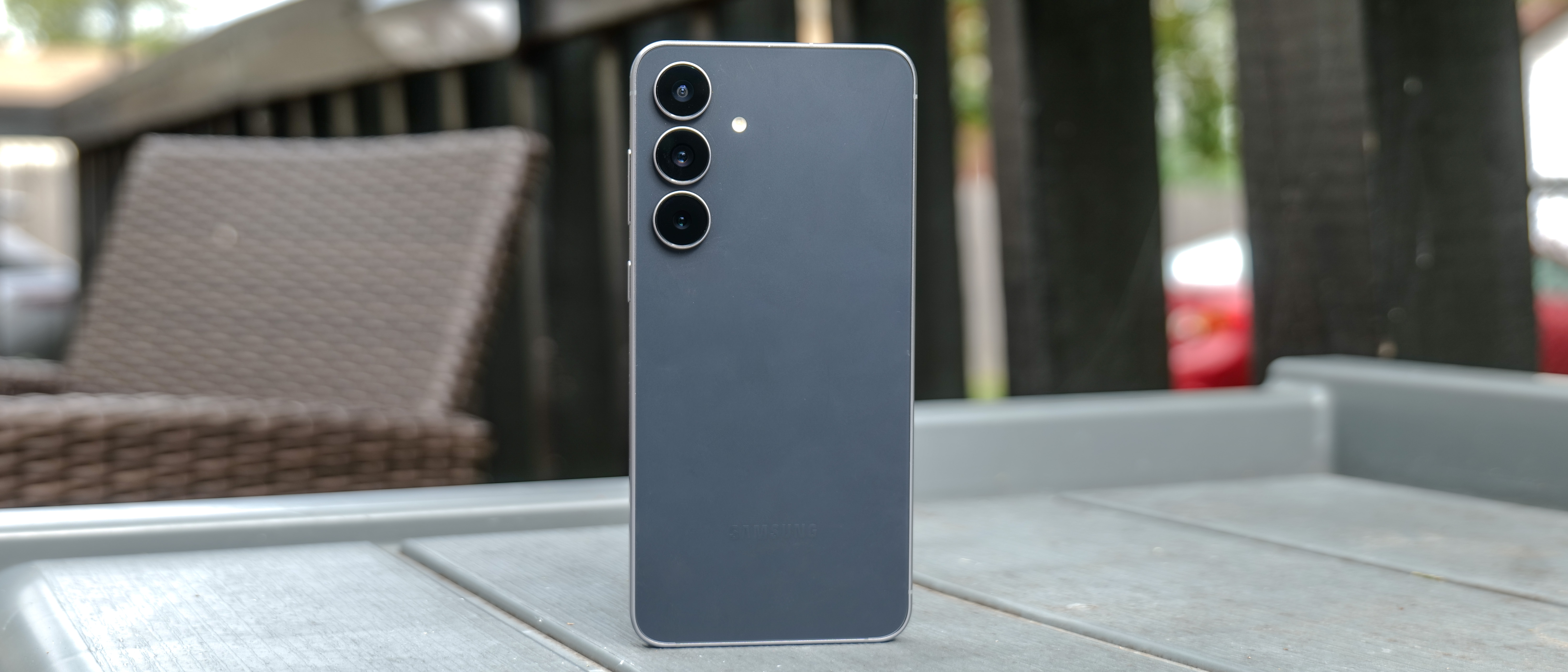 Samsung Galaxy S25 FE review.