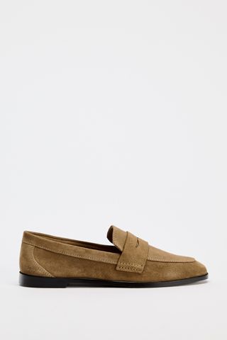 Geteilte Wildleder-Loafer-Schuhe