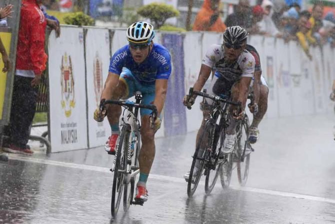 Andrea Guardini (Astana) crosses the line