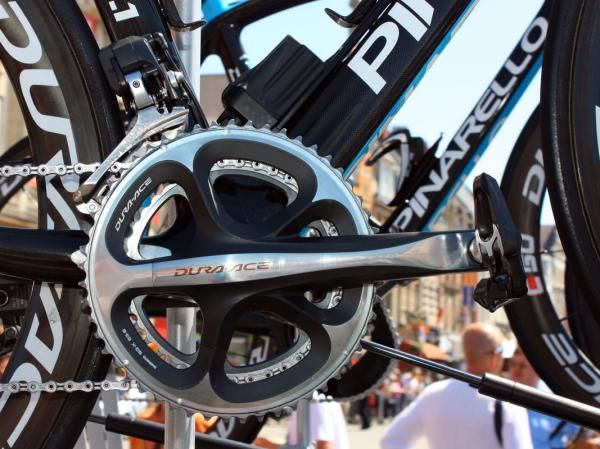 Sky team riders are split roughly in half over chainring preferences, with some opting for the standard Shimano rings.