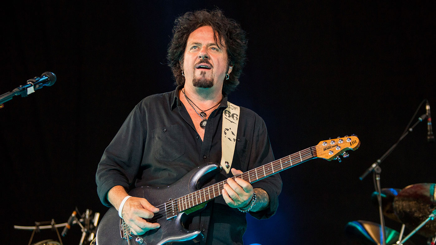 66-letni 174 cm wzrostu Steve Lukather na zdjęciu z 2024" 