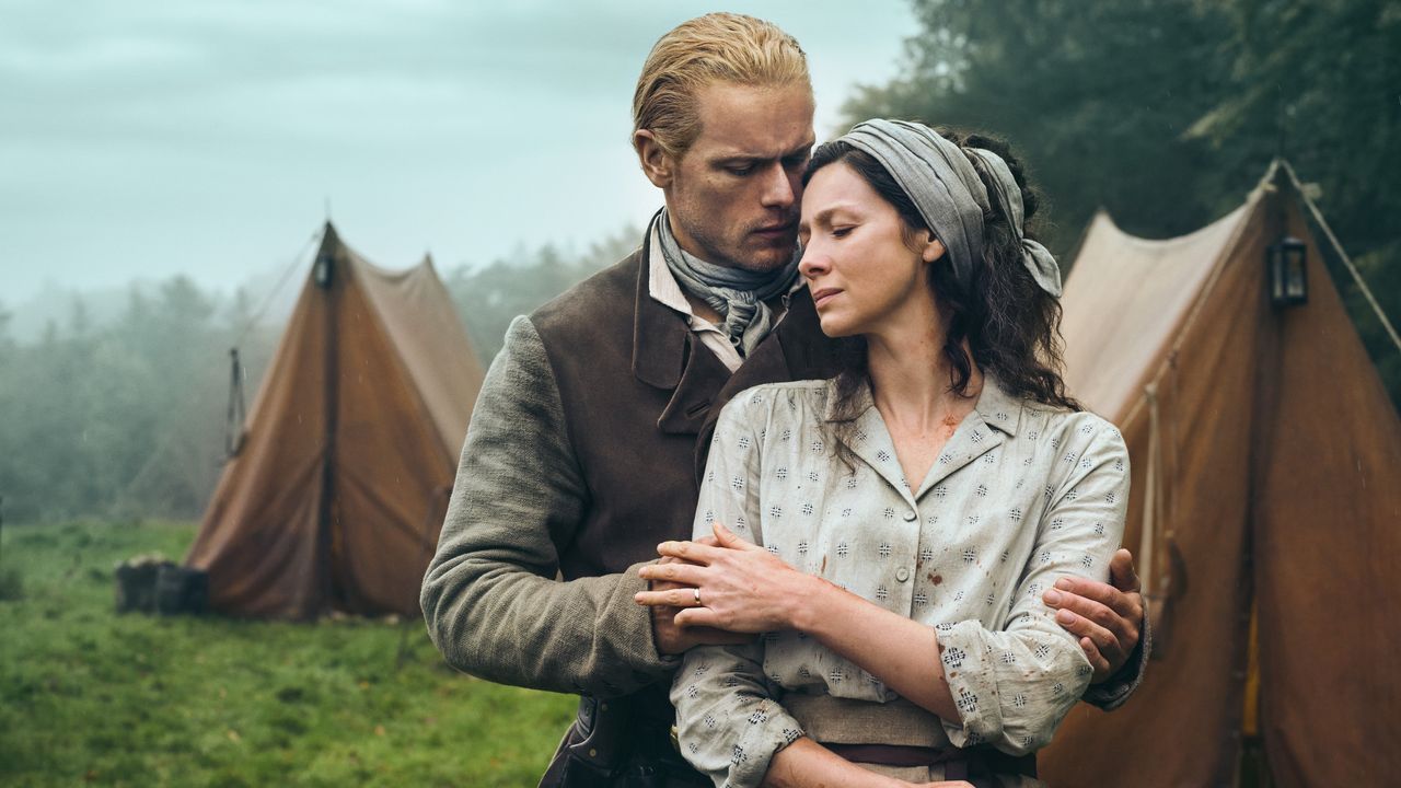 Sam Heughan (&ldquo;Jamie Fraser&rdquo;) and Caitríona Balfe (&ldquo;Claire Fraser&rdquo;) in Outlander season 7