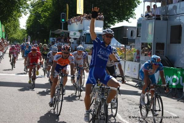 Romain Feillu (Agritubel) wins stage four in Limoges.