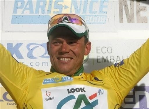 Thor Hushovd (Cr&eacute;dit Agricole) keeps the yellow jersey at the end of a wet day two.