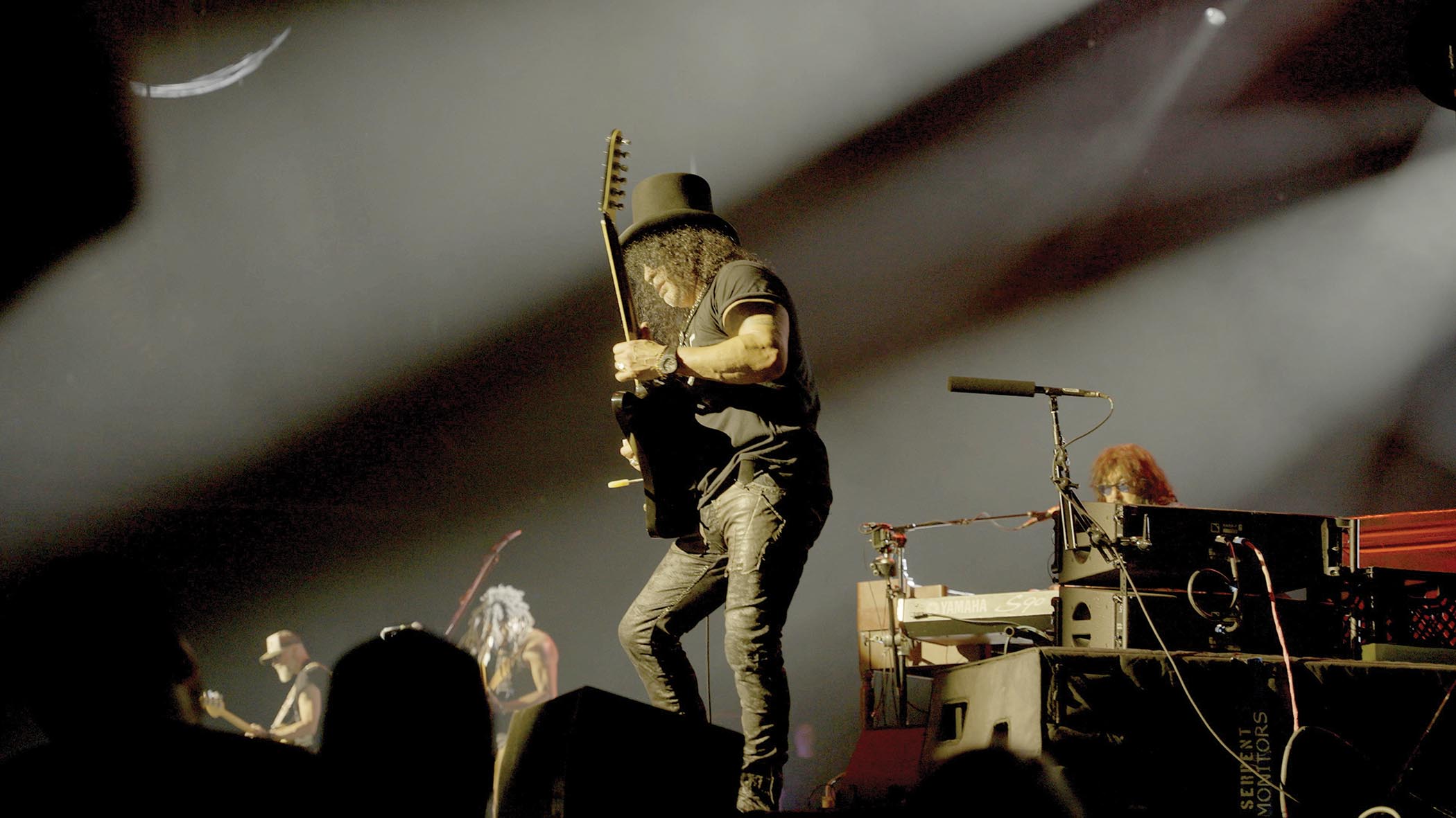 Slash performs live at the S.E.R.P.E.N.T. Festival