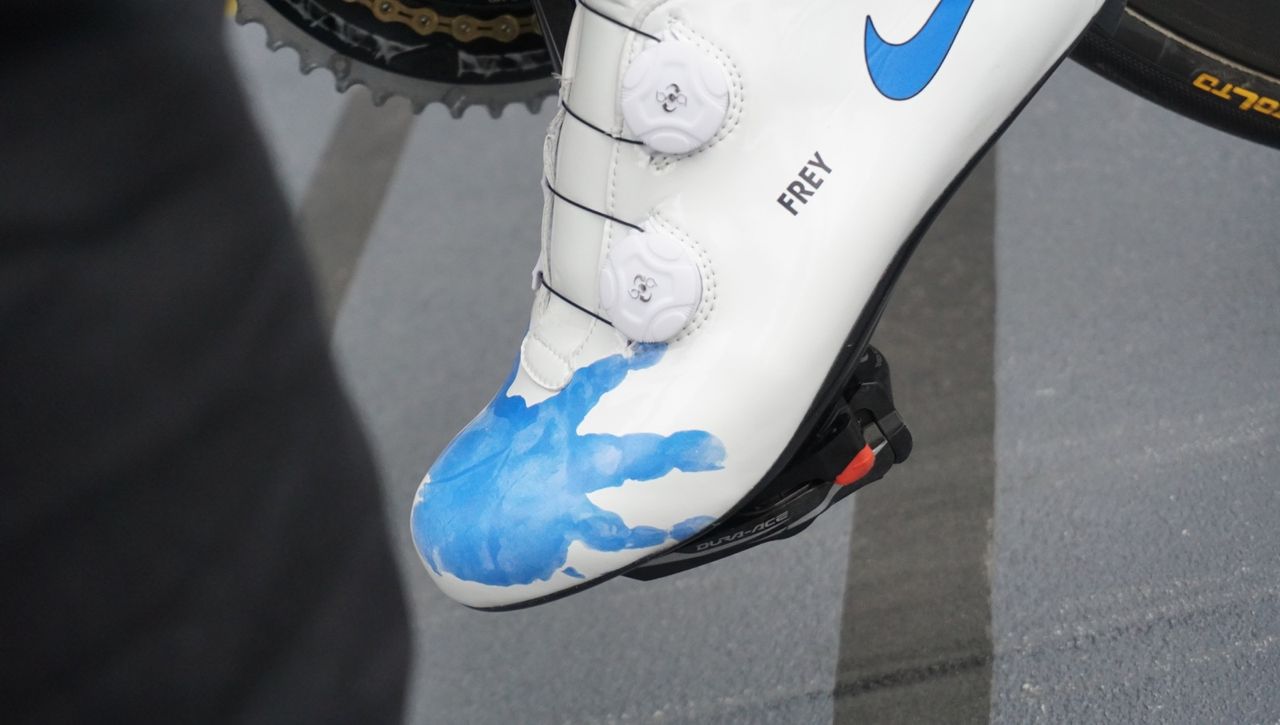 All white BOA dials for Mark Cavendish