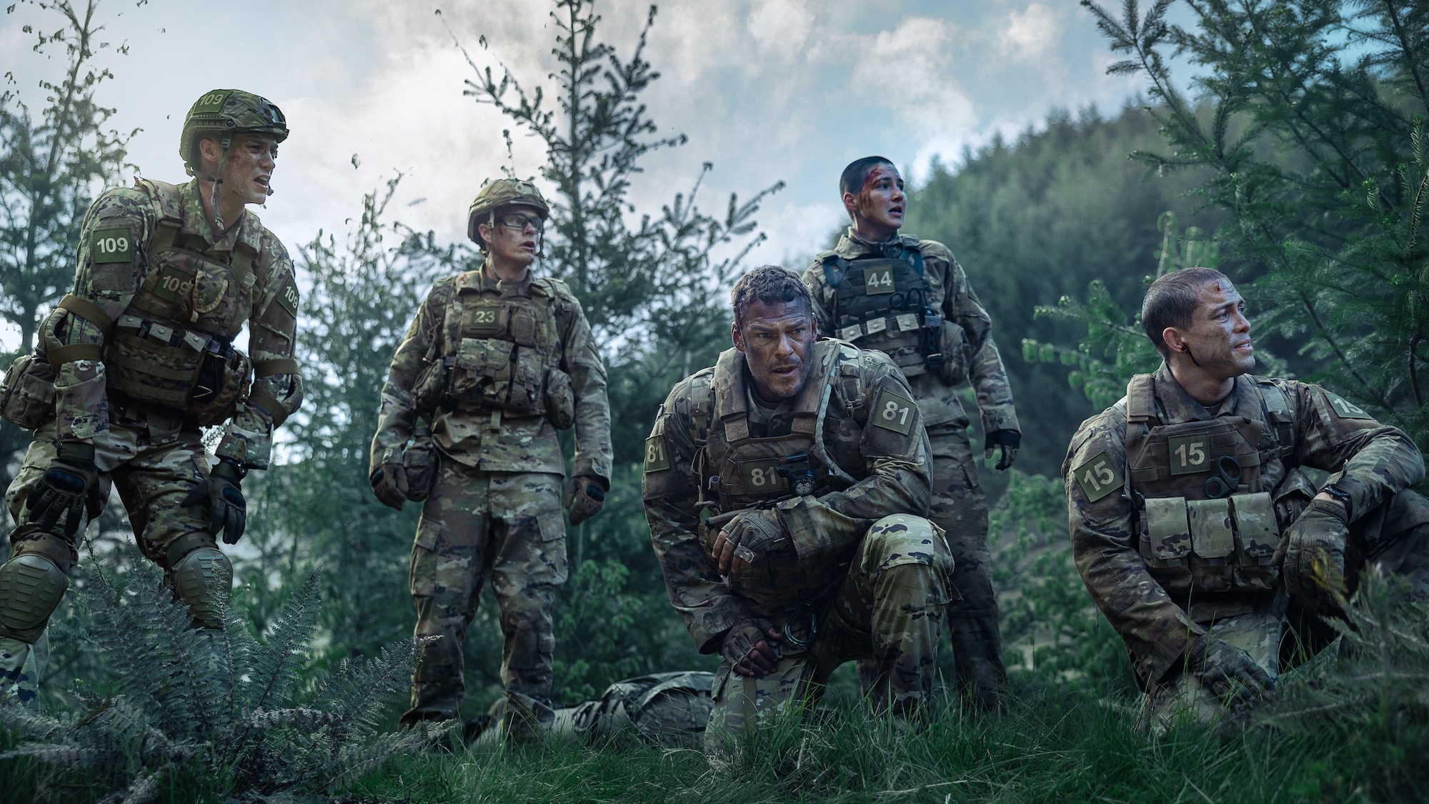 War Machine. (L-R) Jack Patten as 109, James Beaufort as 23, Alan Ritchson as 81, Alex King as 44 and Blake Richardson as 15 in War Machine. Cr. Ben King/Netflix &amp;copy; 2026.