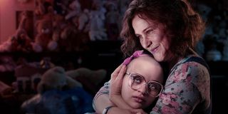 Joey King and Patricia Arquette in The Act