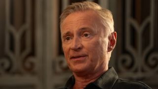 Sherlock back from the dead and talking to John in Watson Season 2x05