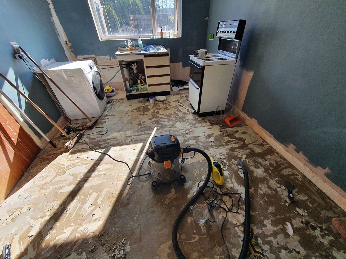 Fitting a Kitchen A HowTo Guide Homebuilding